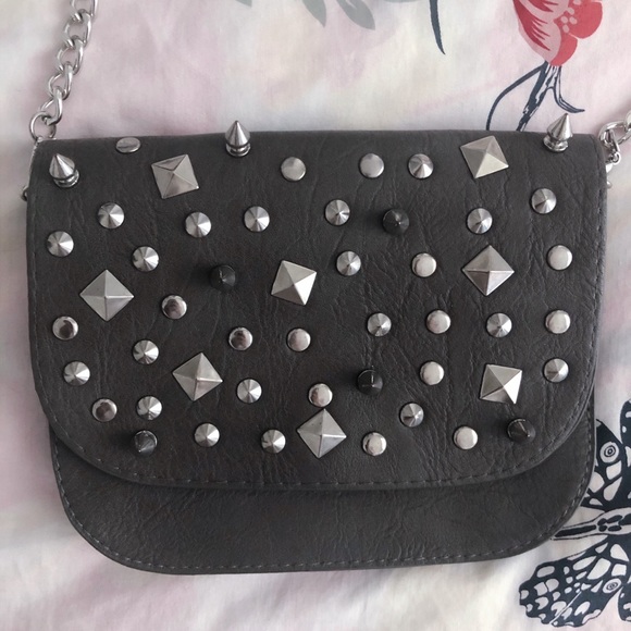 Small chain bag for free if you make purchase! - Picture 2 of 4